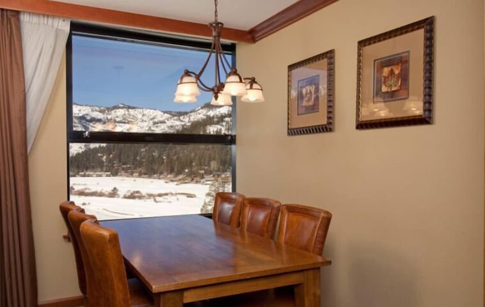 Lake Tahoe Vacations - Resort at Squaw Creek Penthouse 808 - Property Image 3