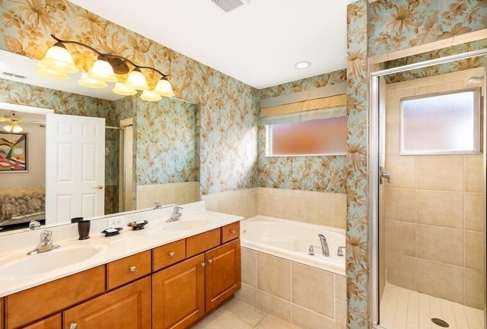 Lakeside Landing 6 Bedrooms - Image 3