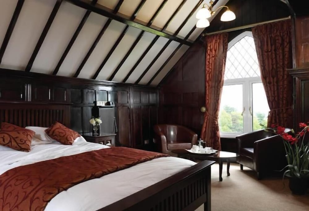 Lyons Woodlands Hall Hotel