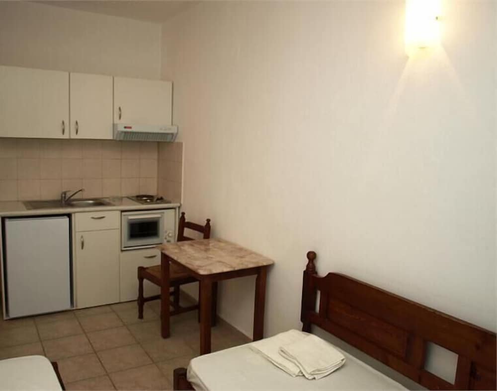 Haris Apartments