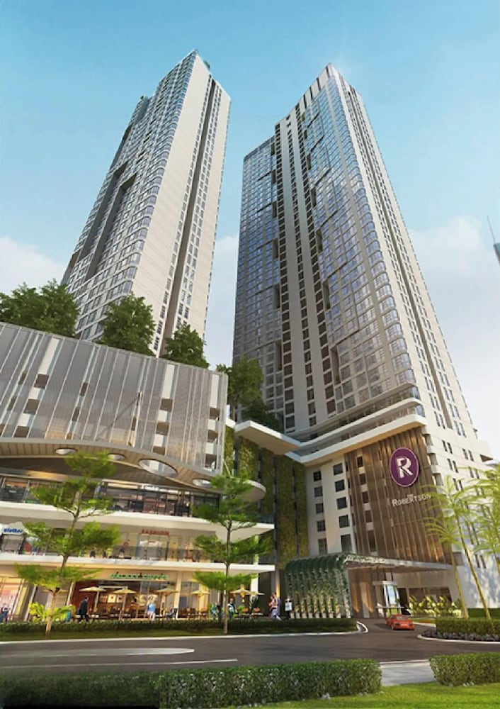 The Robertson Residences Free Gym & Pool