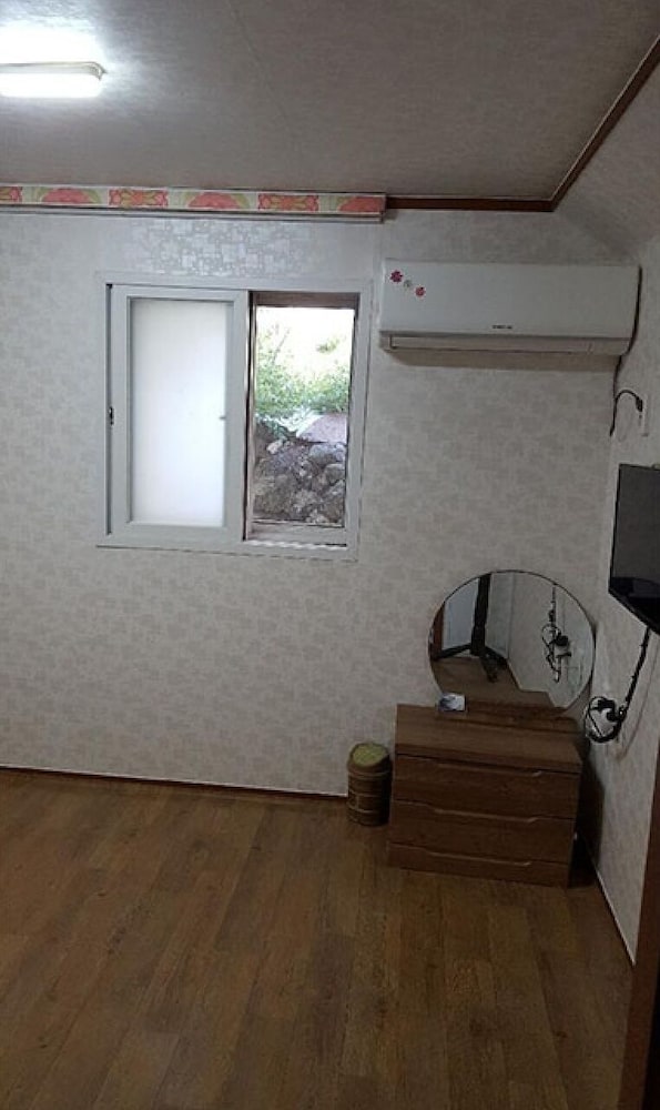 Jeju Sunflower Guest House view 4