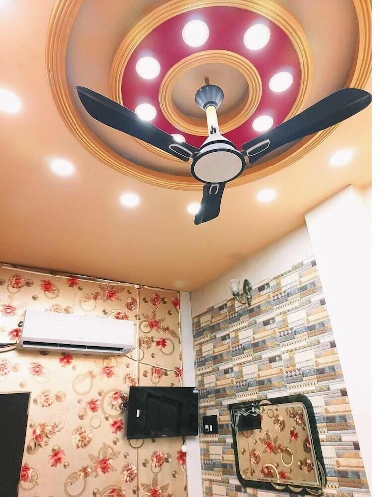 Atharv Paying Guest House