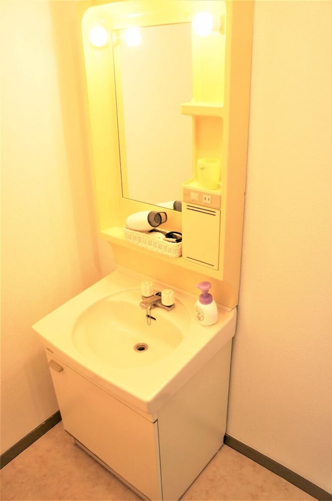 Spacious Apartment Sunshine City