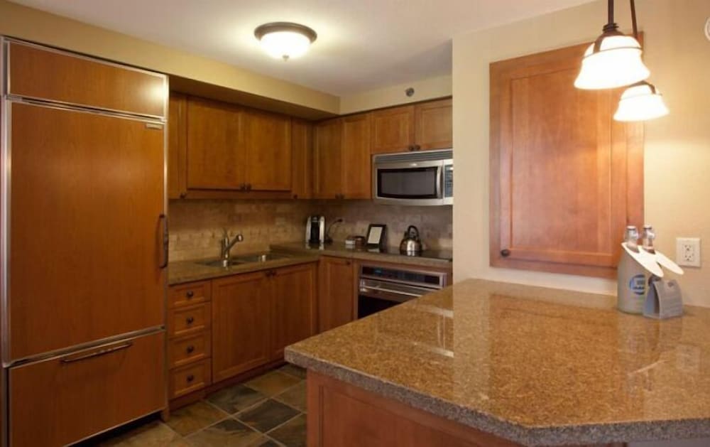 Lake Tahoe Vacations - Resort at Squaw Creek Penthouse 808 - Property Image 4