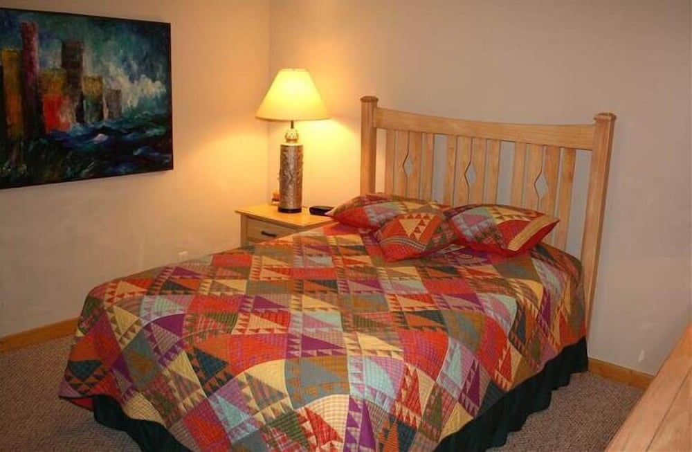Powder Moose Villa 5 Br home by RedAwning