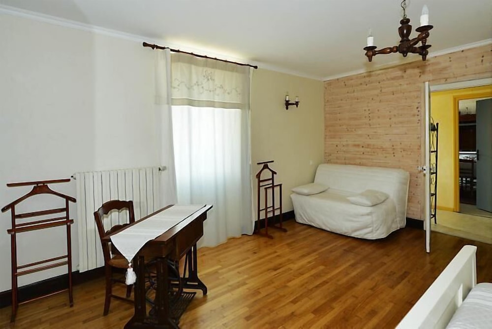Chambre d'hotes Lou Caussinhol view 3