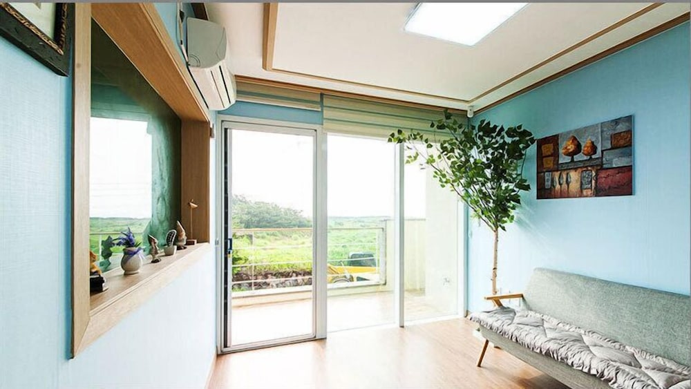 Vitamin Sea House