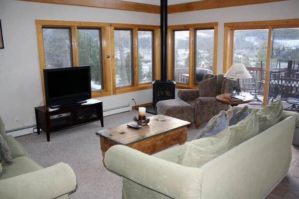 Powder Moose Villa 5 Br home by RedAwning