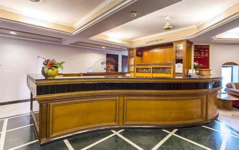 Lobby & Reception