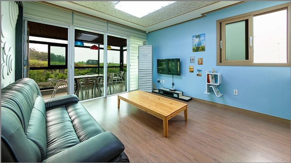 Vitamin Sea House