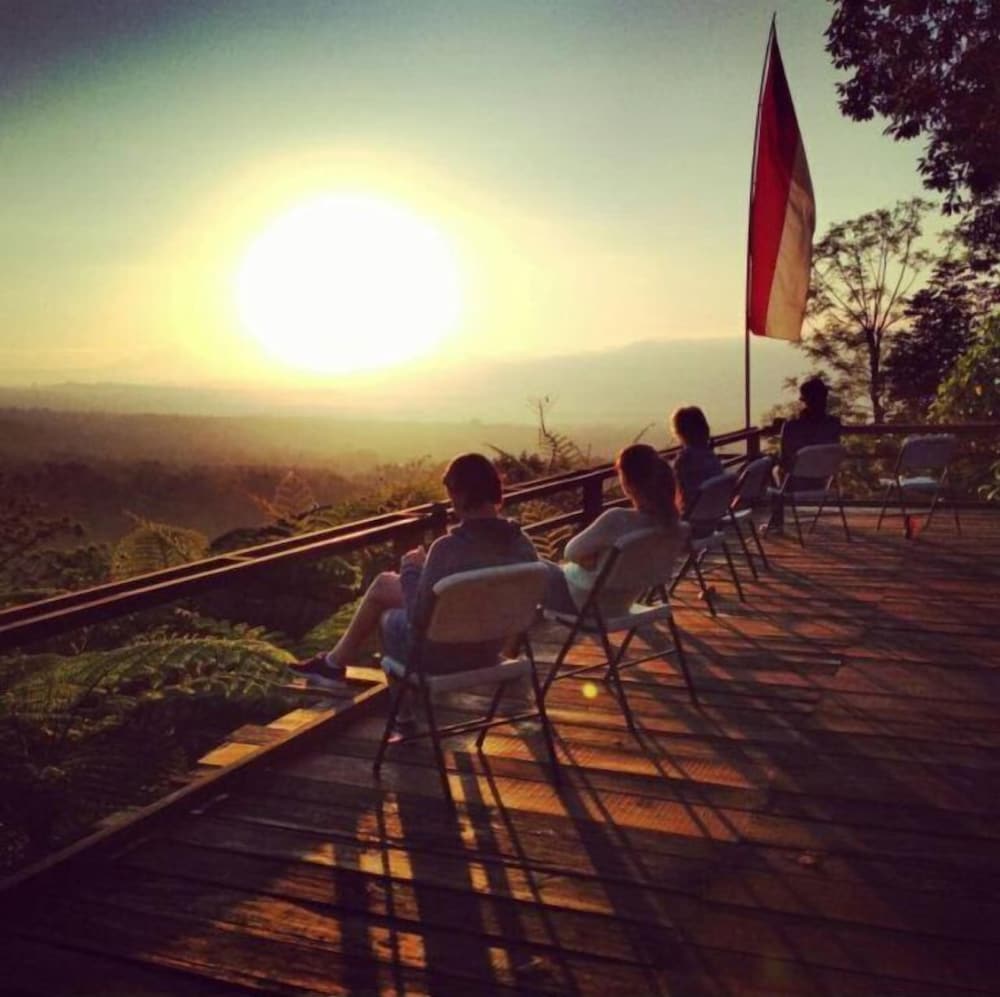 Sang Giri Mountain Tent Resort