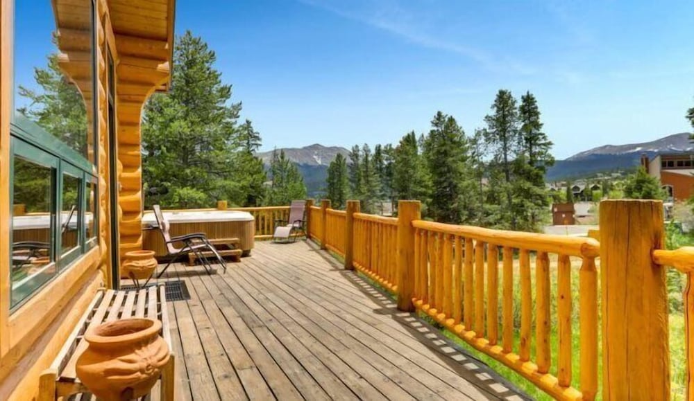 Breck_clifton_lodge