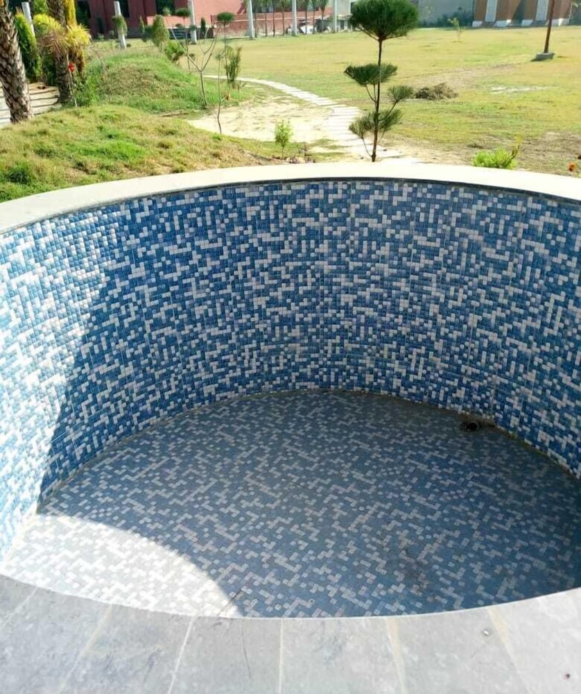 Krishna Farm