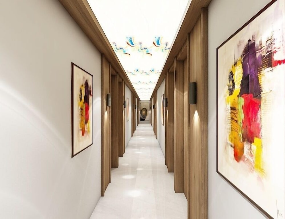 PRIVILON HOTEL ISCON