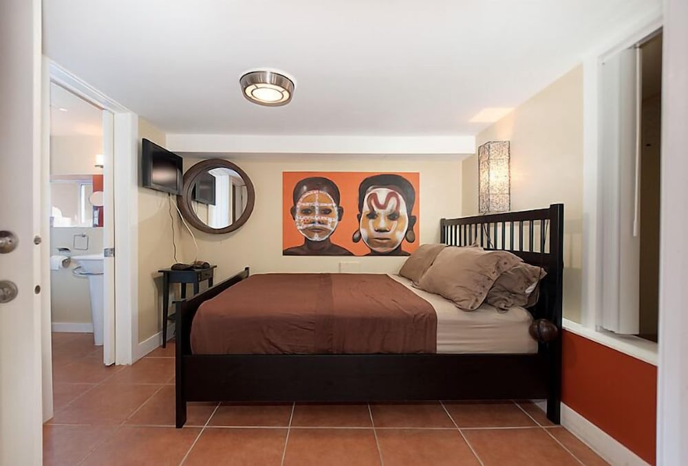 Commercial Drive Accommodations
