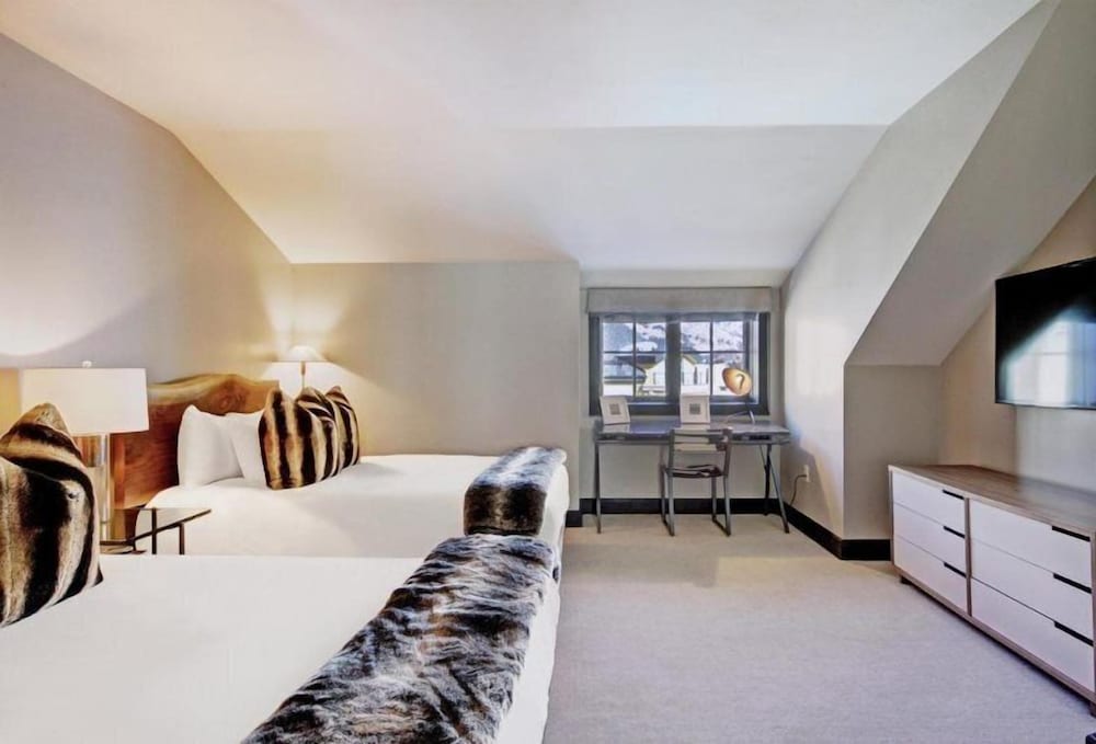 Luxury 5BR Penthouse Residence at The Ritz-carlton Club Vail