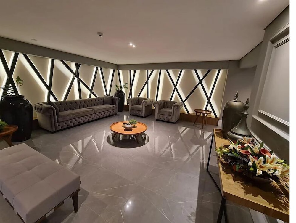 Riverside Residence