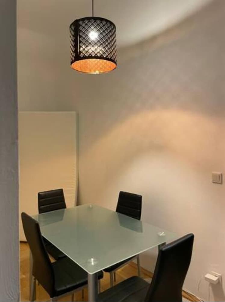 Designer Apartment - 5 min to Center