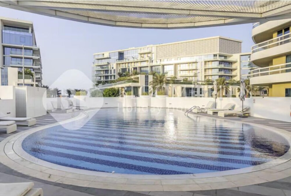 327 Bloomfields Magnificent 1BR Ajwan