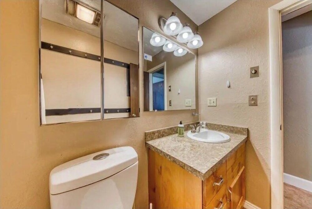 Spacious 2BR, 2BA for 6- Kristi