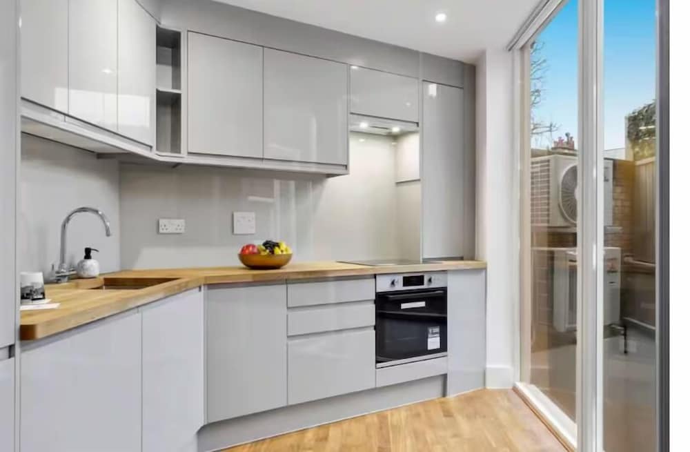Flat 1 Victoria Grove