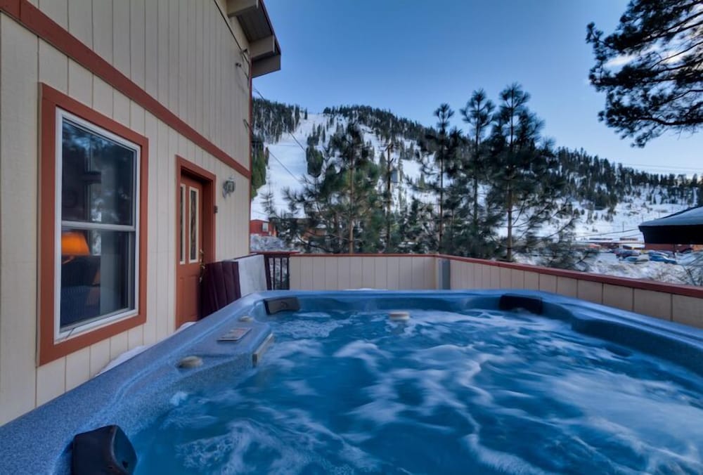 3851 Saddle Road