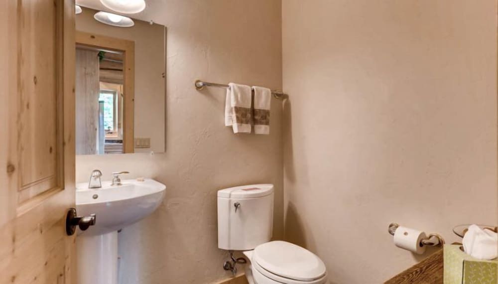 Breck_clifton_lodge