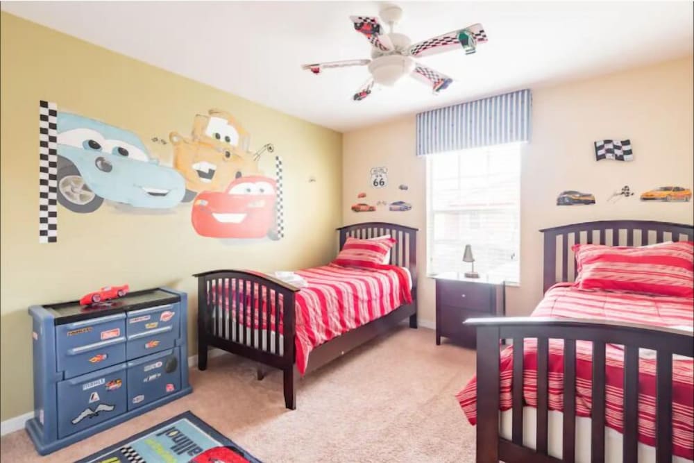 Paradise Pool Townhome W/wifi & Resort Amenities 4 Bedroom Townhouse by RedAwning view 3