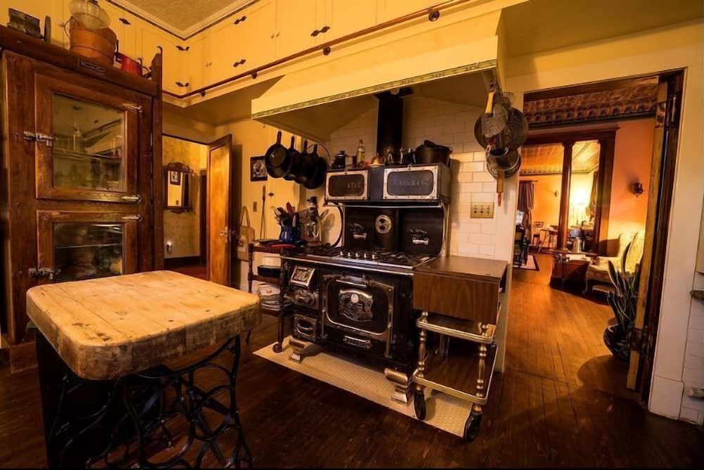 Alaska Heritage House Bed and Breakfast