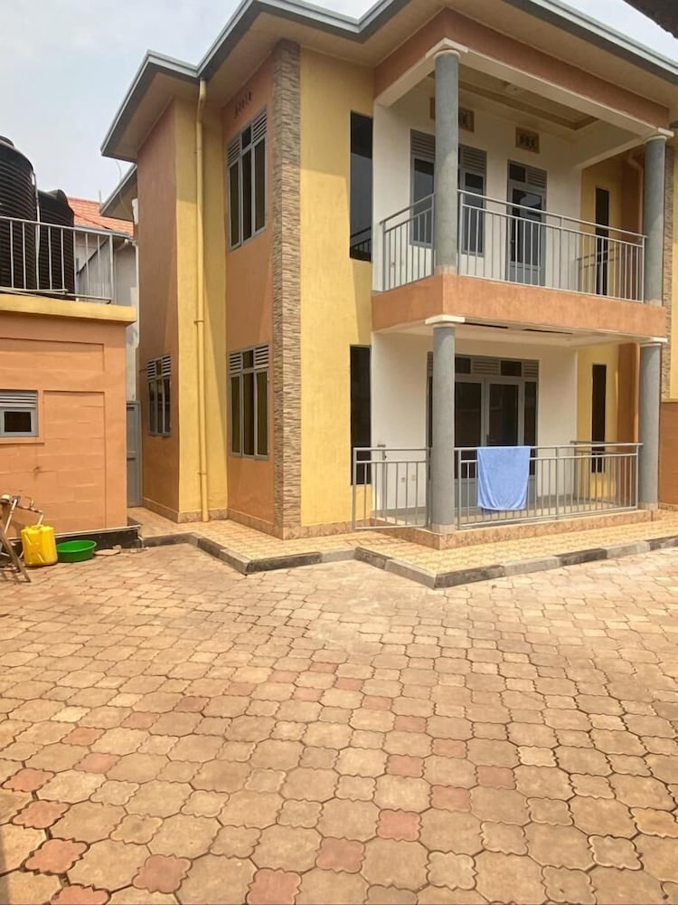 CHALWE HOTEL APART