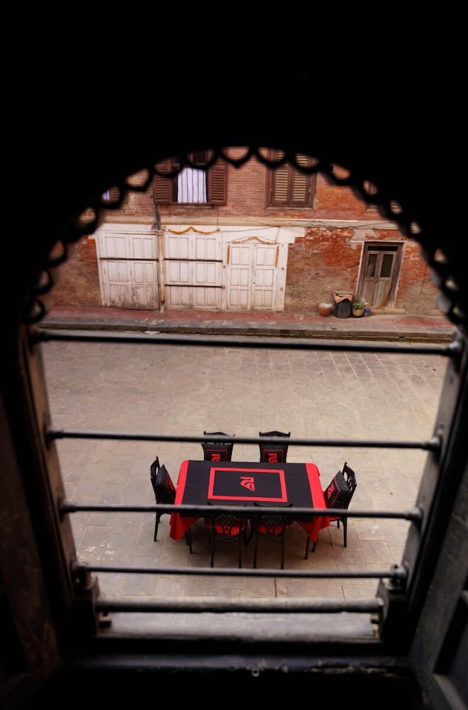 Hira Guest House
