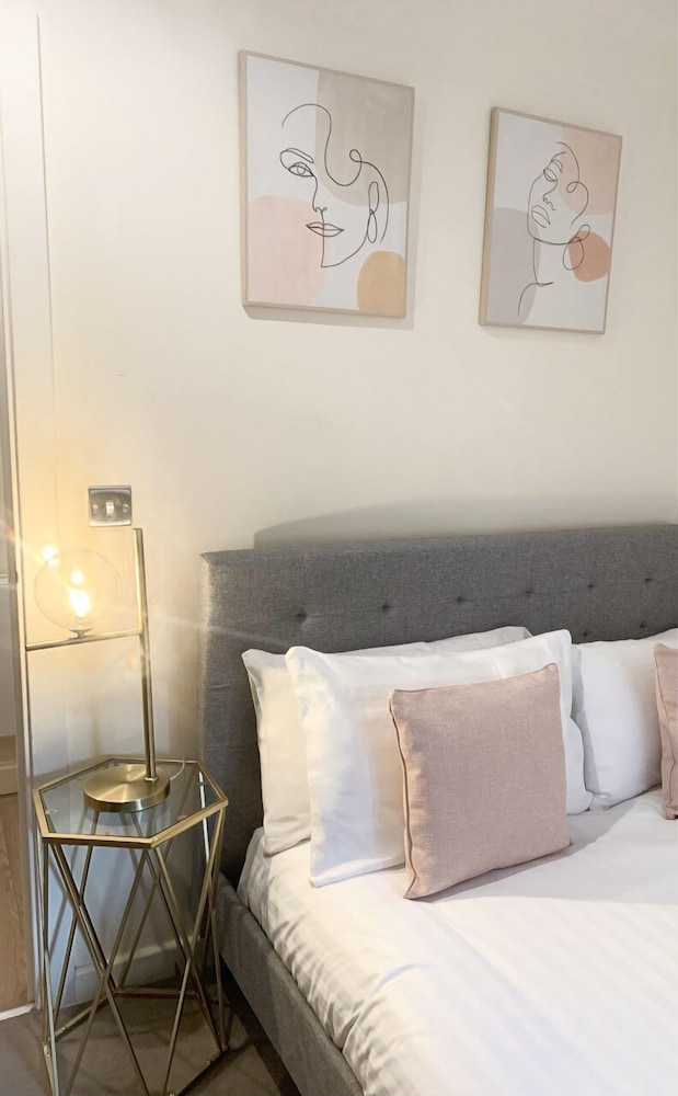 Morland House Apartments