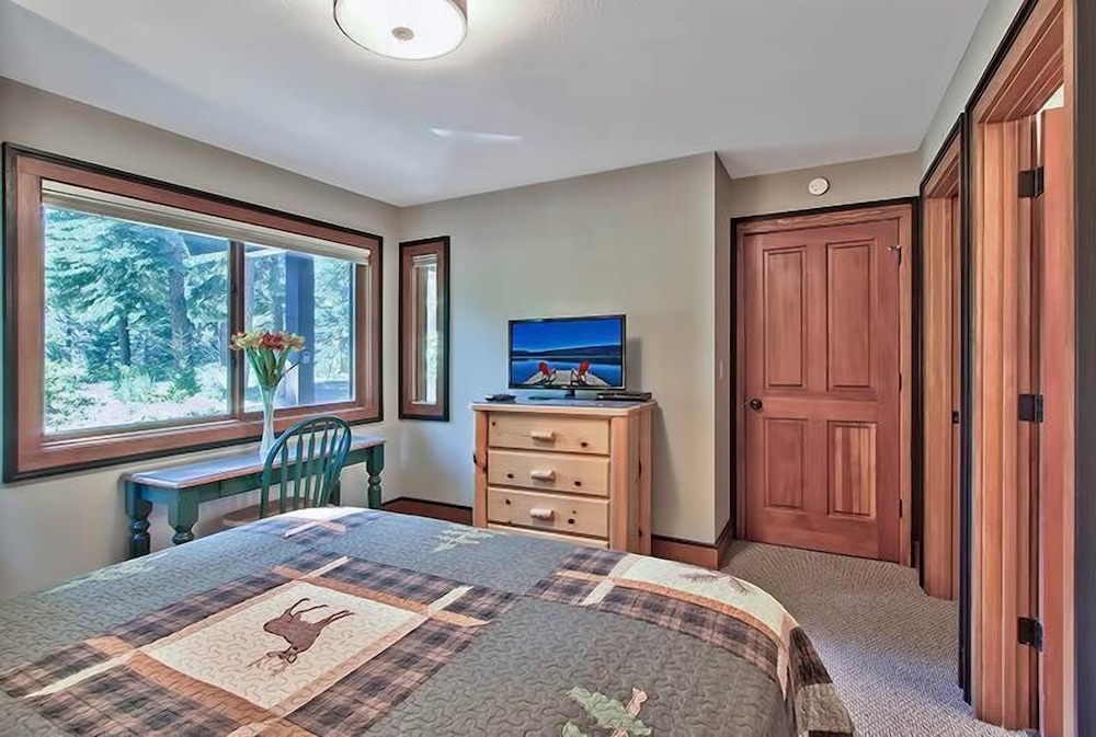 Lake Tahoe Vacations - Wilderness Lodge - 5 Br Home - Property Image 19