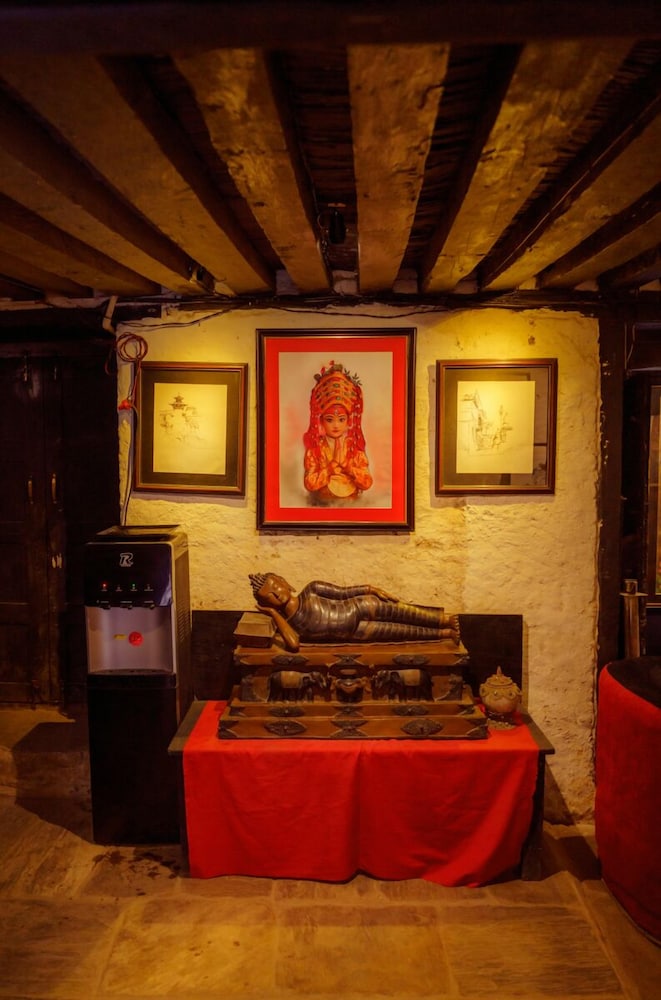 Hira Guest House