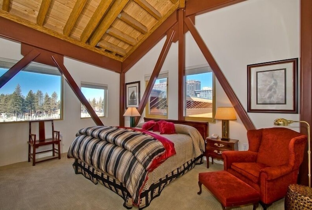 Downtown Penthouse 4 Bedroom Condo