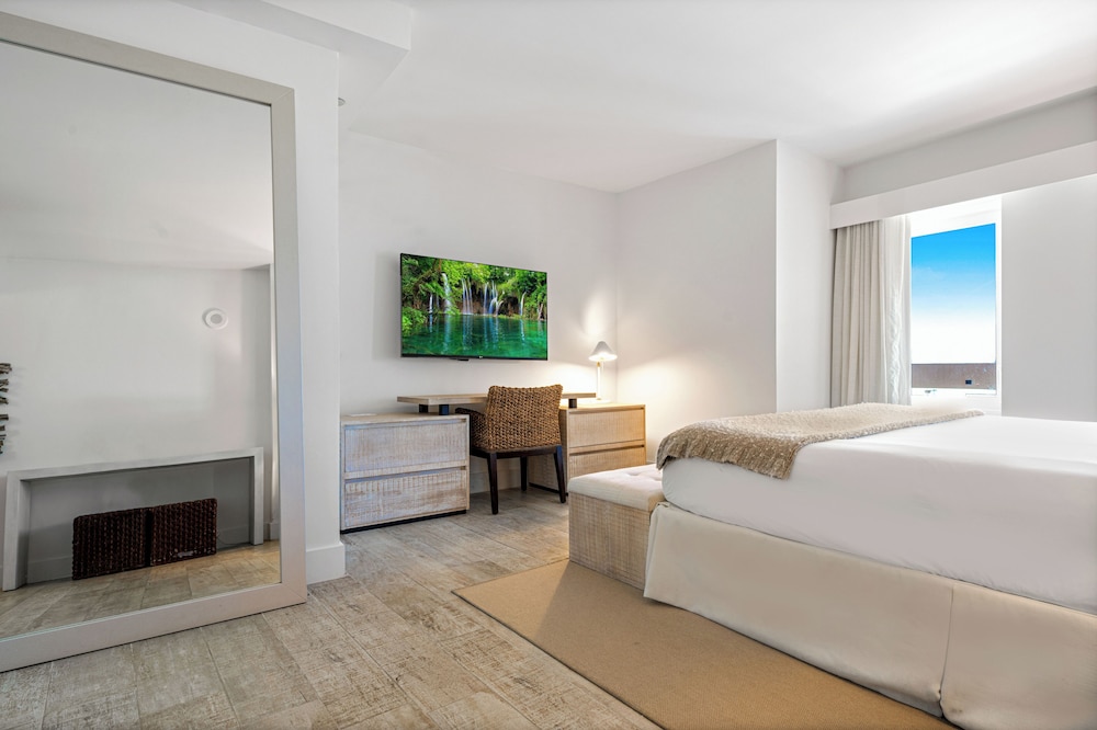 Luxury Vacation Rentals at 1 Hotel & Homes by LRMB