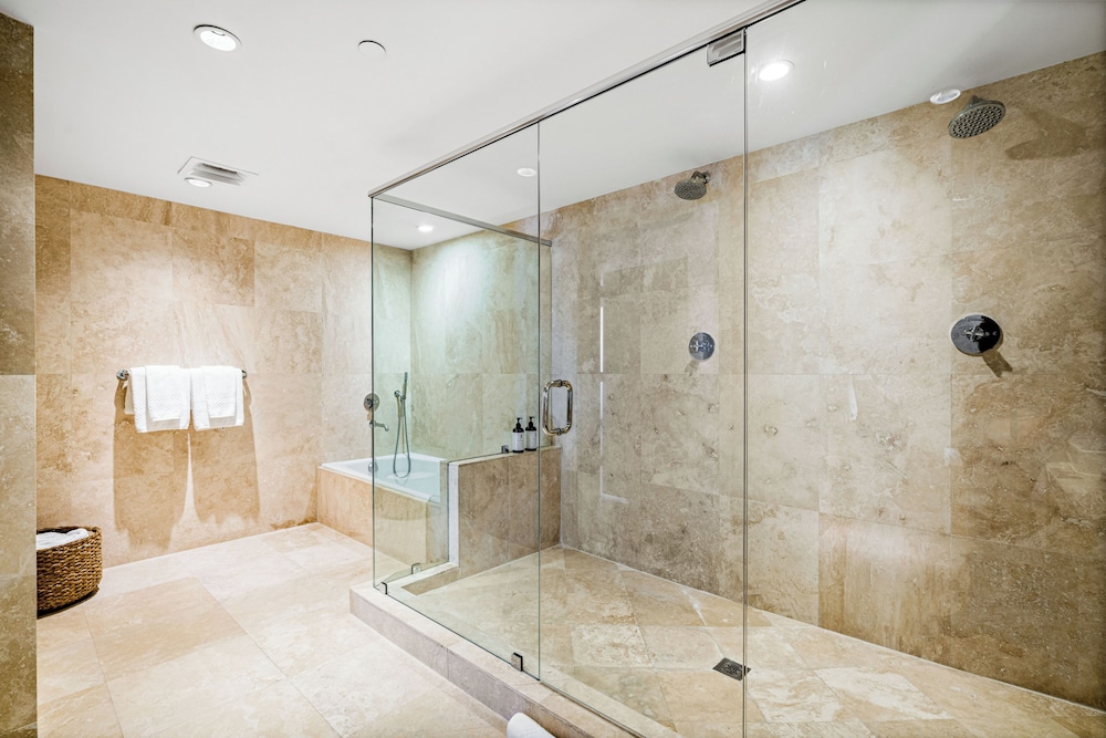 Luxury Vacation Rentals at 1 Hotel & Homes by LRMB