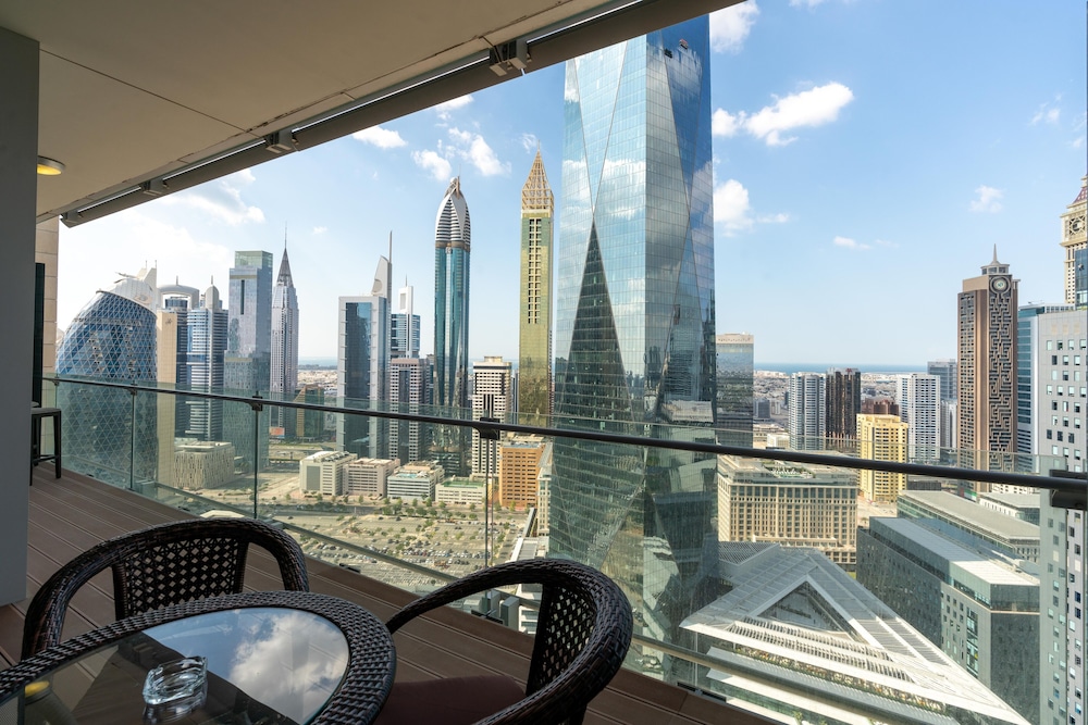 Lux BnB Burj Daman DIFC Sea View