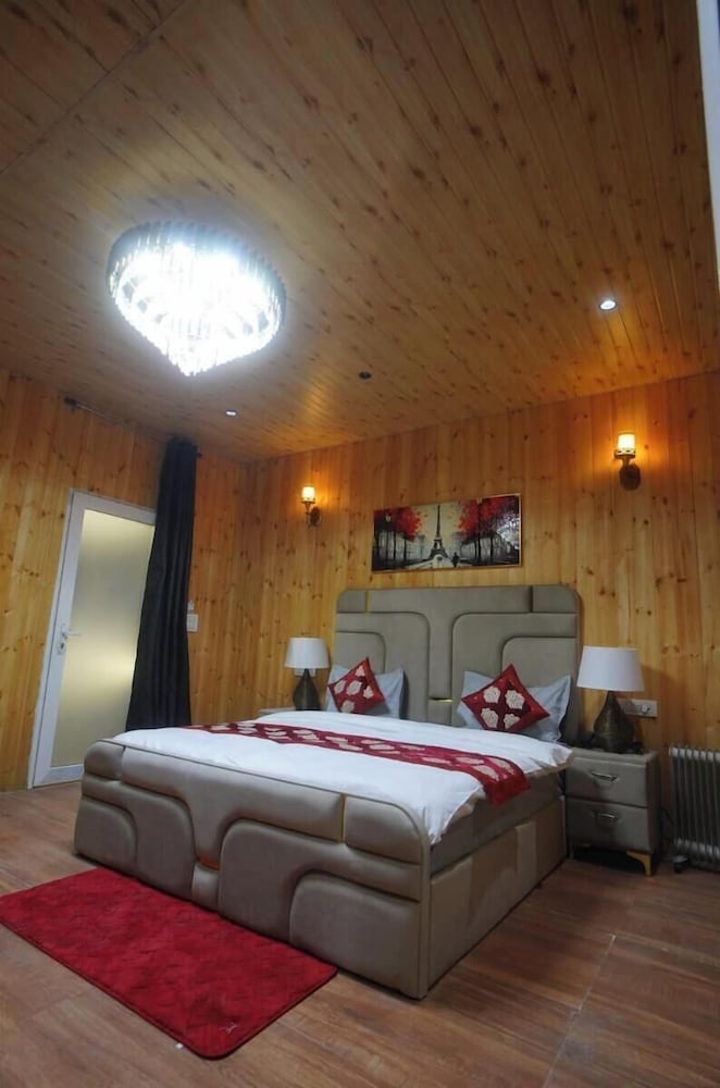 Shiku Glamping Stays