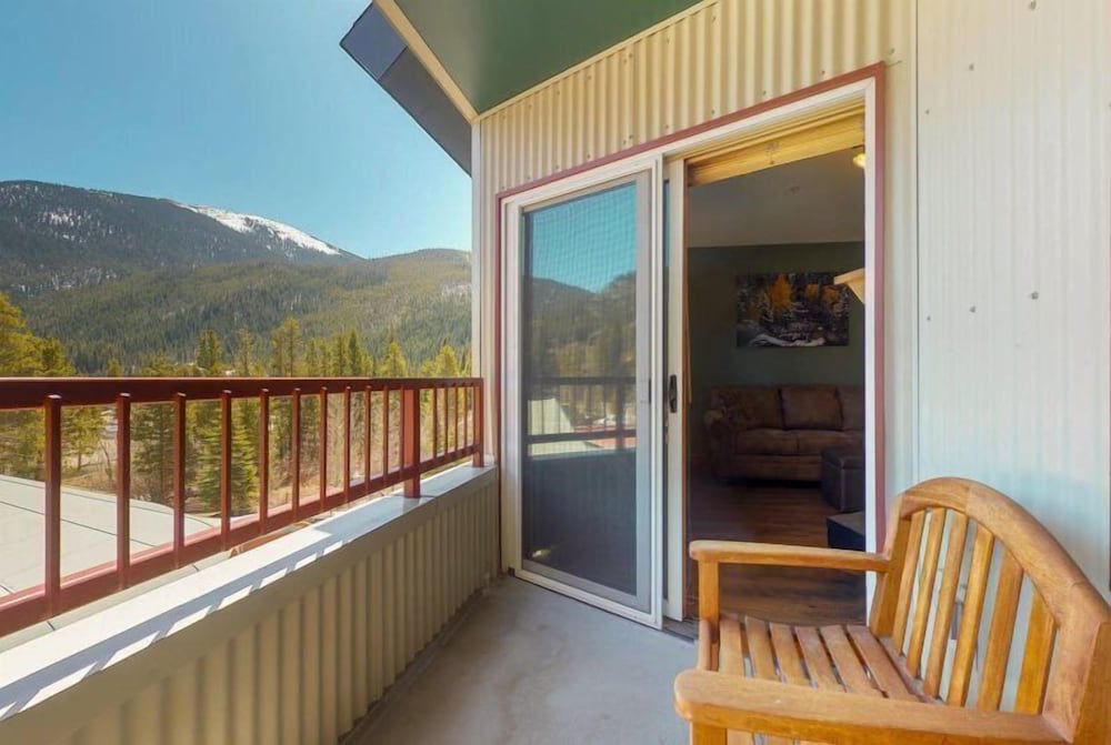 1 Bedroom Mountain Chic Condo in River Run Village Just a Short Walk to Shopping, Dining, and Skiing view 3