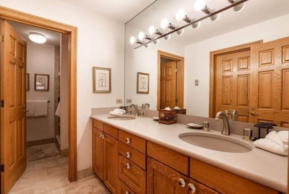 Beaver Creek Resort CO - Townsend Place & Strawberry Park Condos
