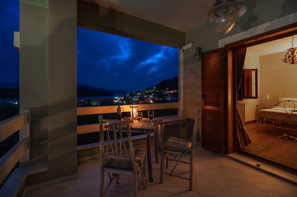 Sun Villa Glyfada en Dorida — balance & terrace