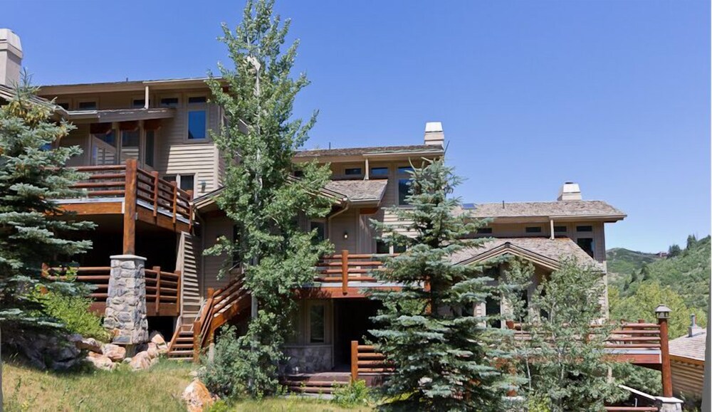 Pine Inn 9 - Two Bedroom with Spa Trail's End Lodge 2 Condo