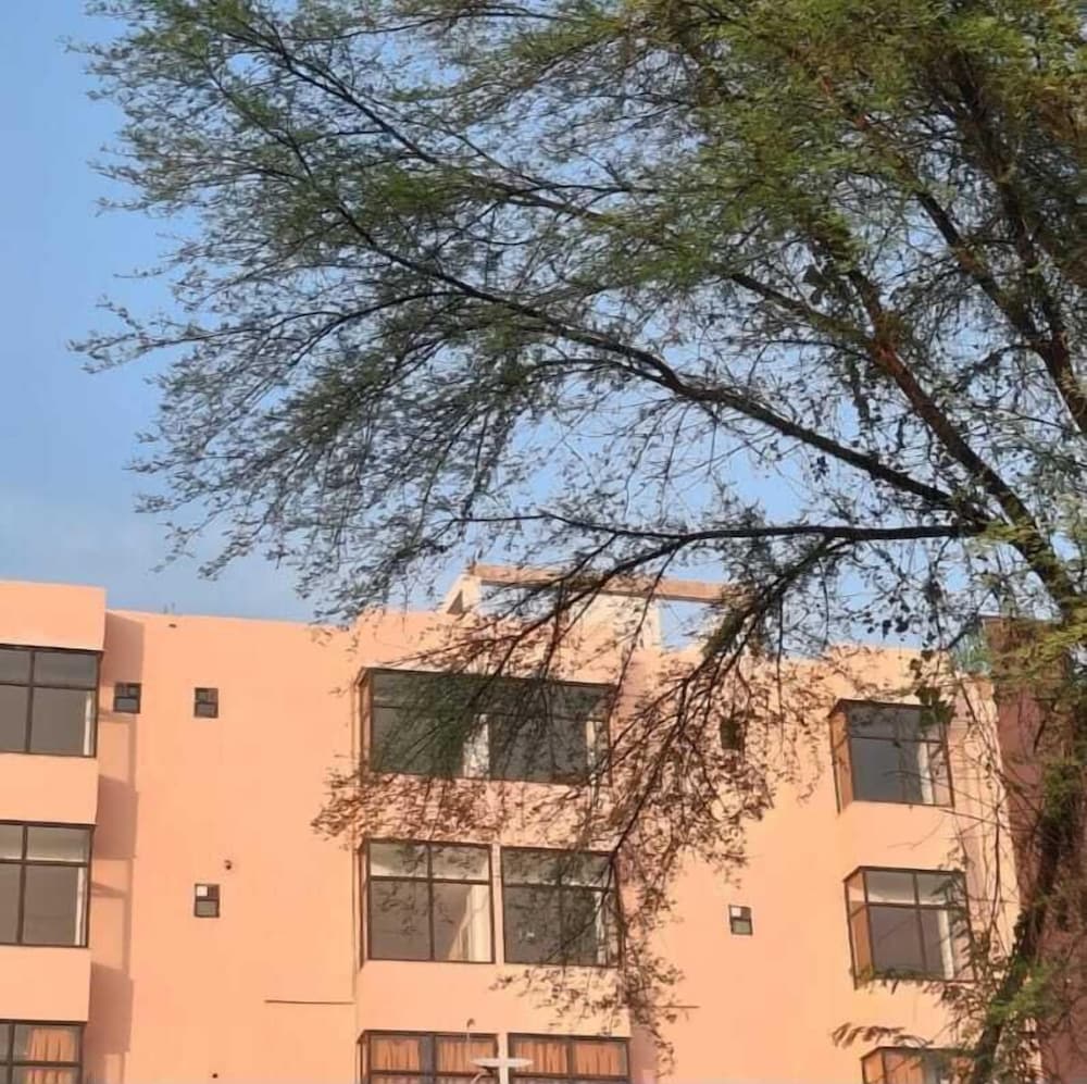 Hotel Grand Lucent