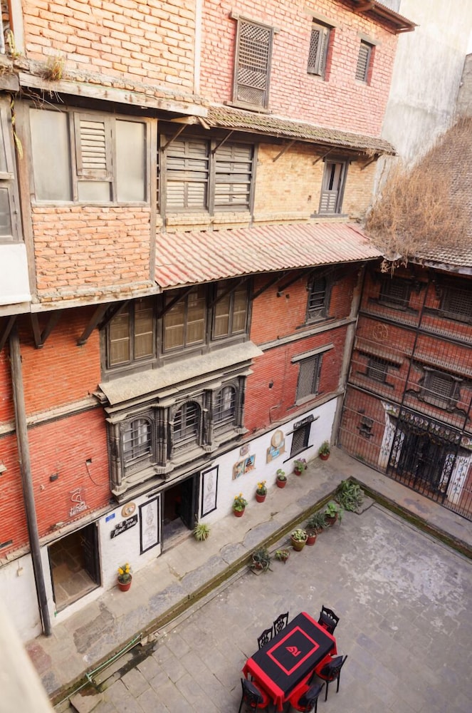 Hira Guest House