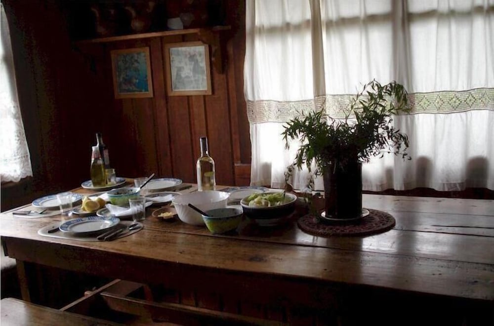 Hostal La Maison