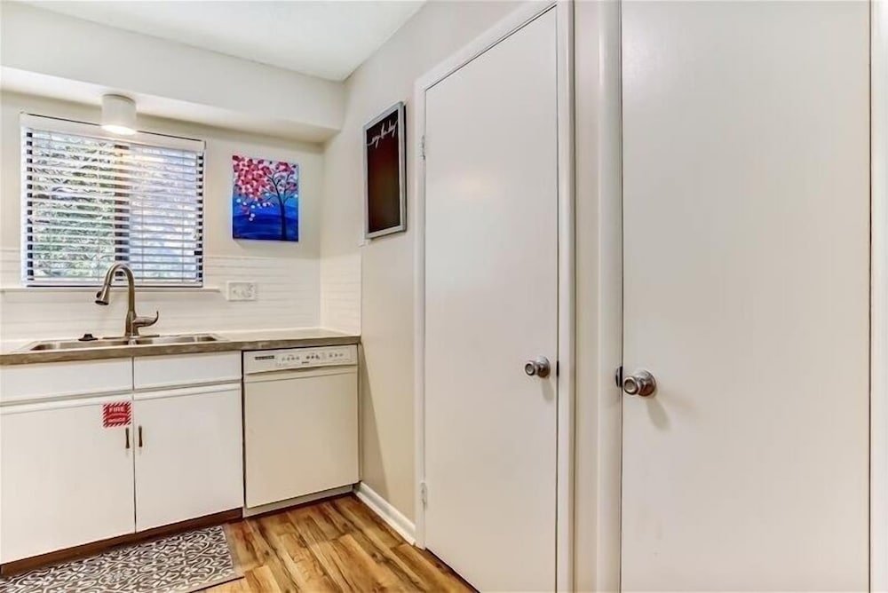 Newly Renovated Condo with Easy Access to Pool and Tennis Courts by RedAwning
