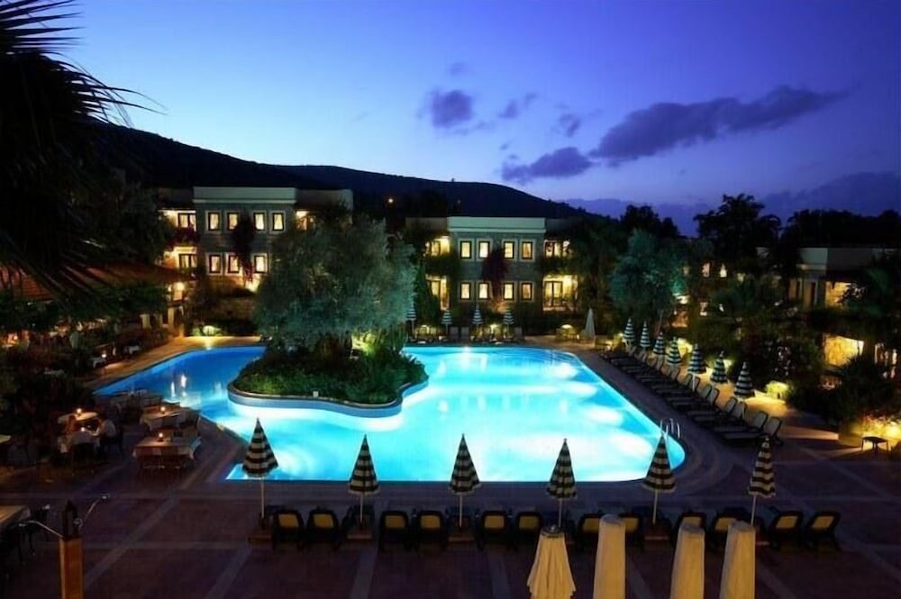 Zeytinada Otel - Image 7