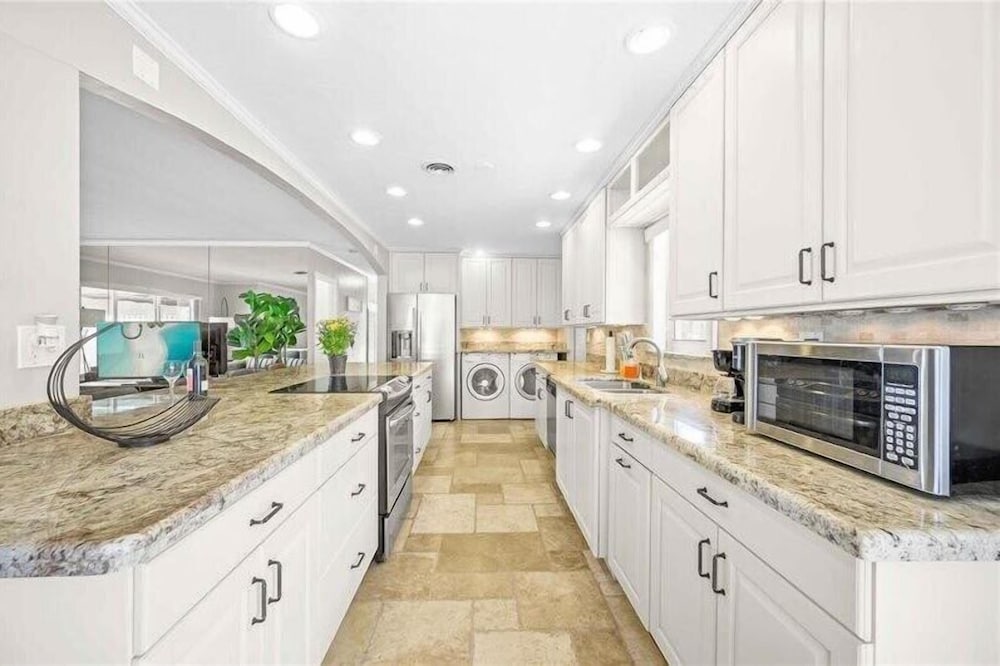 332 Wilton Manors in Wilton Manors